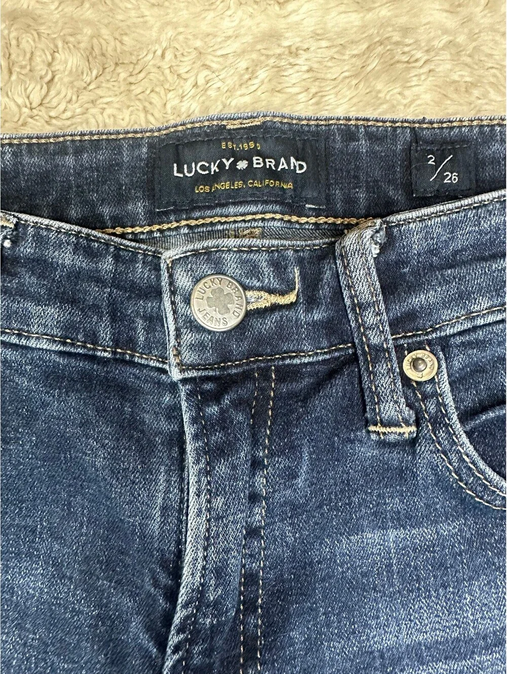 Lucky Brand Sweet Boot dark wash mid-rise bootcut stretch denim jeans Size 2/26